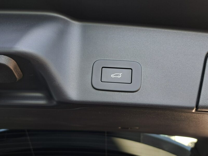 Land Rover Range Rover Evoque MY23.5 2.0P I4 200 KM AWD Auto SE EigerGrey Felgi20 Meridian LED II (2019-)