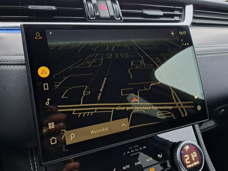 Jaguar F-PACE MY24 2.0 I4 250 KM AWD Auto R-Dynamic S FujiWhite GlossBlack Navi LED