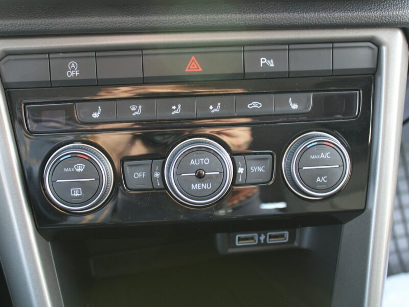 Volkswagen T-Roc F-VAT,Salon-pl,gwarancja,I-właściciel,grzane-fotele,tempomat,czuj-park
