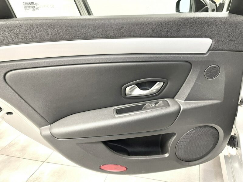 Renault Laguna 2.0 dci 150 KM*DYNAMIQUE*Soczewka*Alu*Tempomat*Klimatronic*Z Niemiec* III (2007-)