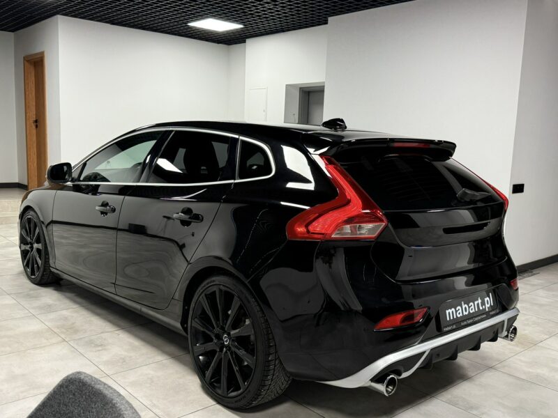Volvo V40 2.0 Drive-E D3 150KM*R -DESIGN*Automat*Navi GPS*Sportsitze*ALU19*BLACK II (2012-)