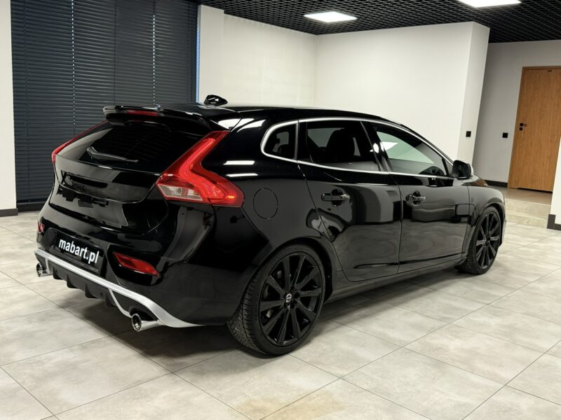 Volvo V40 2.0 Drive-E D3 150KM*R -DESIGN*Automat*Navi GPS*Sportsitze*ALU19*BLACK II (2012-)