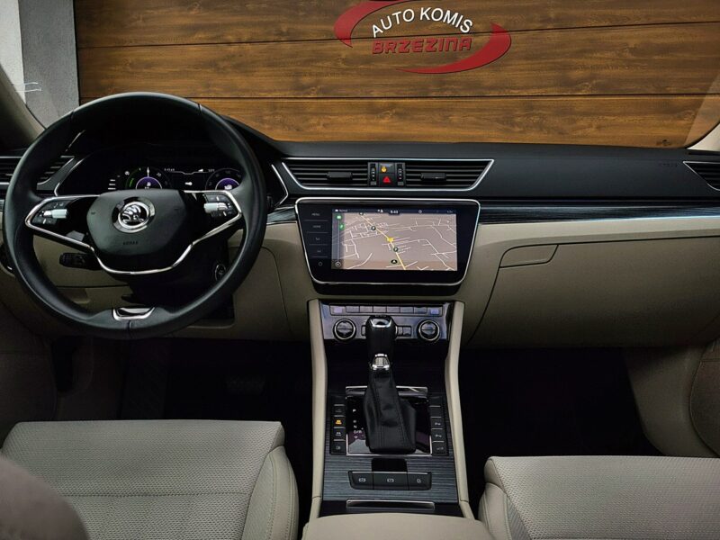 Škoda Superb serwis ASO, panorama, hak, FV23 III (2015-2023)