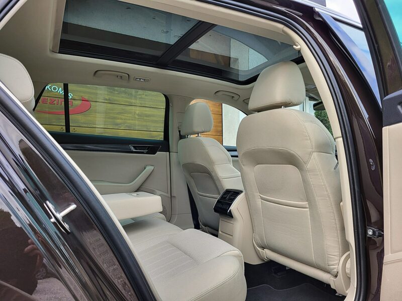 Škoda Superb serwis ASO, panorama, hak, FV23 III (2015-2023)