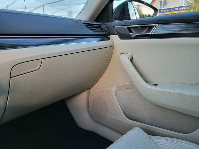 Škoda Superb serwis ASO, panorama, hak, FV23 III (2015-2023)