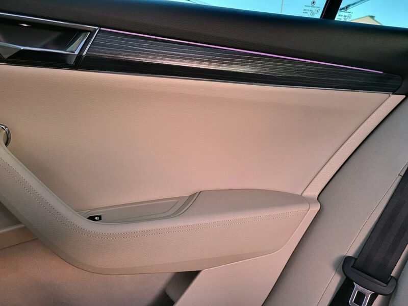 Škoda Superb serwis ASO, panorama, hak, FV23 III (2015-2023)