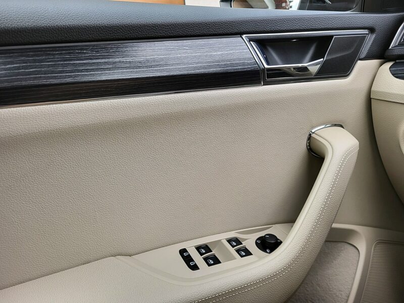 Škoda Superb serwis ASO, panorama, hak, FV23 III (2015-2023)