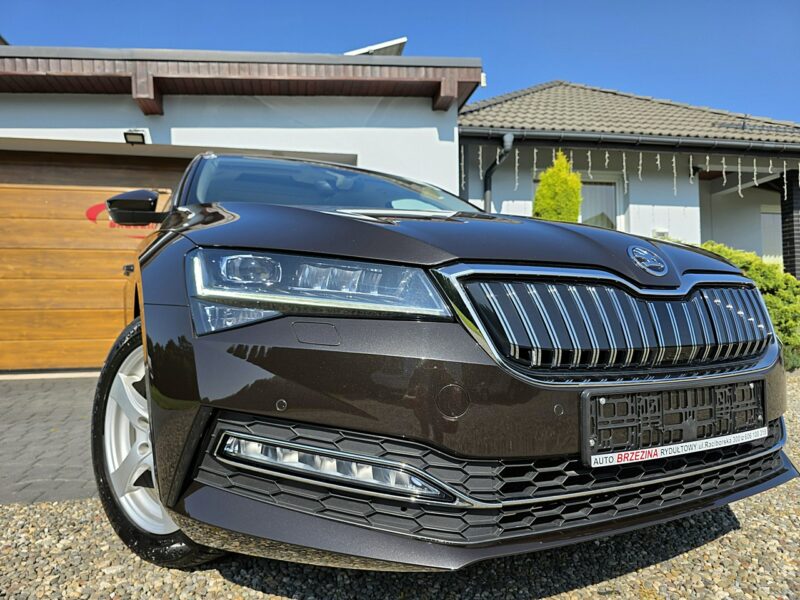 Škoda Superb serwis ASO, panorama, hak, FV23 III (2015-2023)