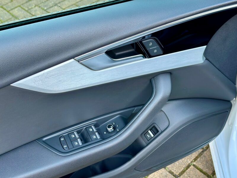 Audi A4 35 TFSI S-line S-tronic Faktura VAT 23% B9 (2015-)