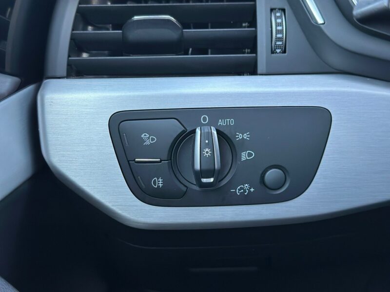 Audi A4 35 TFSI S-line S-tronic Faktura VAT 23% B9 (2015-)