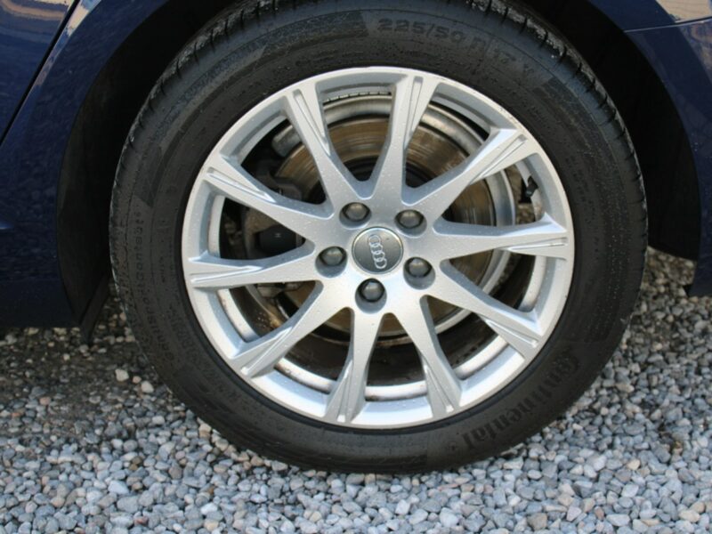 Audi A4 F-vat,salon-polska,navi,automat,gwarancja,g.fotele B9 (2015-)