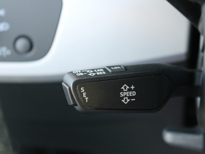 Audi A4 F-vat,salon-polska,navi,automat,gwarancja,g.fotele B9 (2015-)