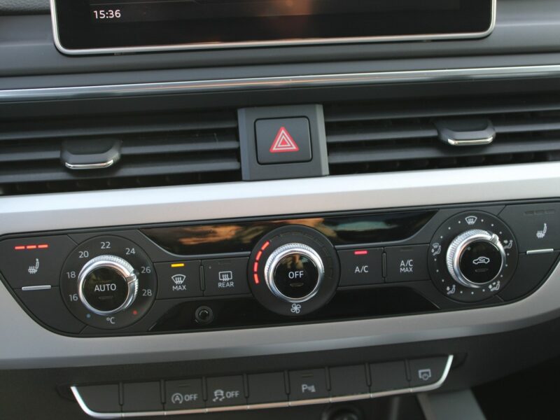 Audi A4 F-vat,salon-polska,navi,automat,gwarancja,g.fotele B9 (2015-)