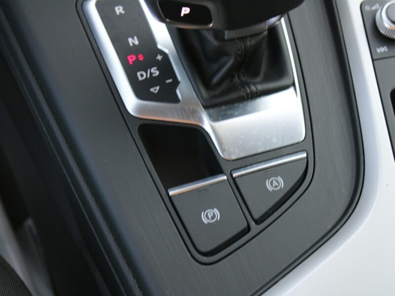 Audi A4 F-vat,salon-polska,navi,automat,gwarancja,g.fotele B9 (2015-)