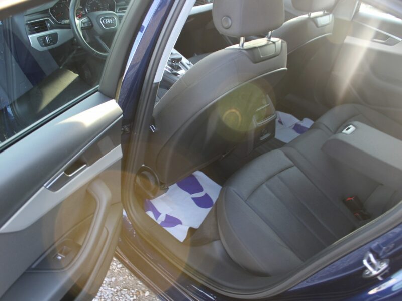 Audi A4 F-vat,salon-polska,navi,automat,gwarancja,g.fotele B9 (2015-)