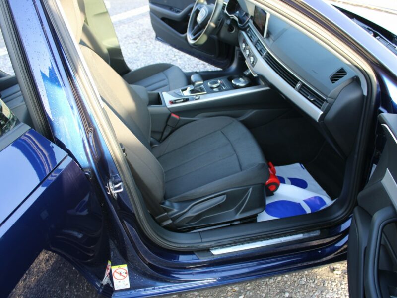 Audi A4 F-vat,salon-polska,navi,automat,gwarancja,g.fotele B9 (2015-)