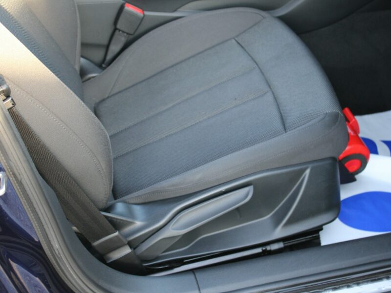 Audi A4 F-vat,salon-polska,navi,automat,gwarancja,g.fotele B9 (2015-)