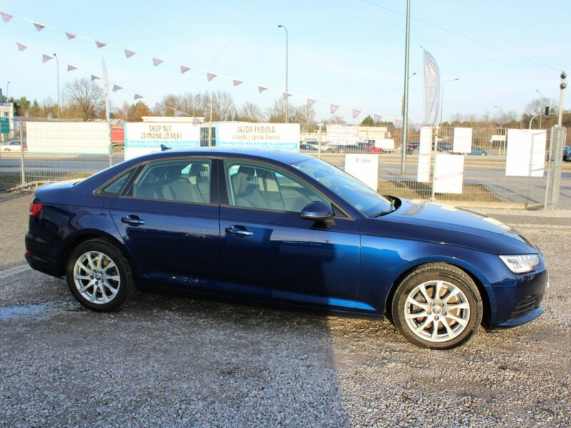 Audi A4 F-vat,salon-polska,navi,automat,gwarancja,g.fotele B9 (2015-)
