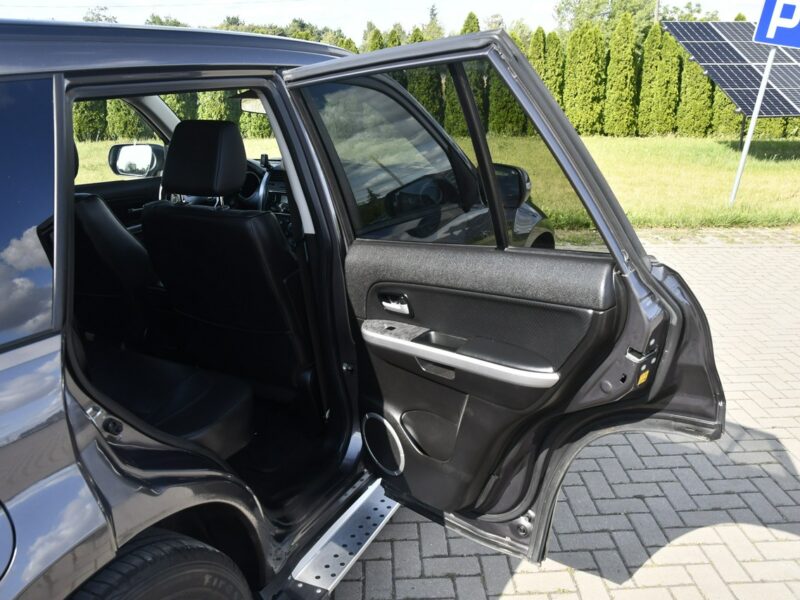 Suzuki Grand Vitara 2,4B DUDKI11 Automat,Hands-Free,4x4,Xenony,Szyberdach,El.szyby.kredyt. II (2005-2015)