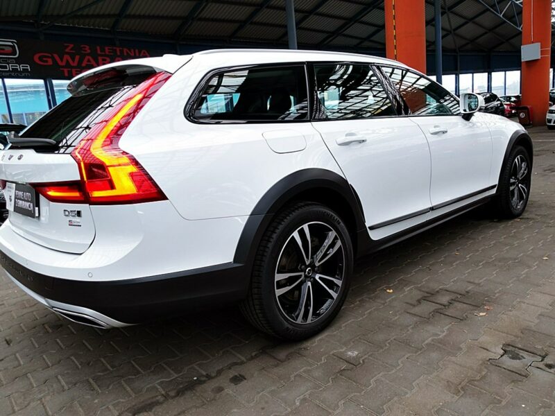 Volvo V90 Cross Country HARMAN/kardon MASAŻE 3Lata GWAR I-wł Kraj Bezwypad D5 235KM 4x4 FV23%