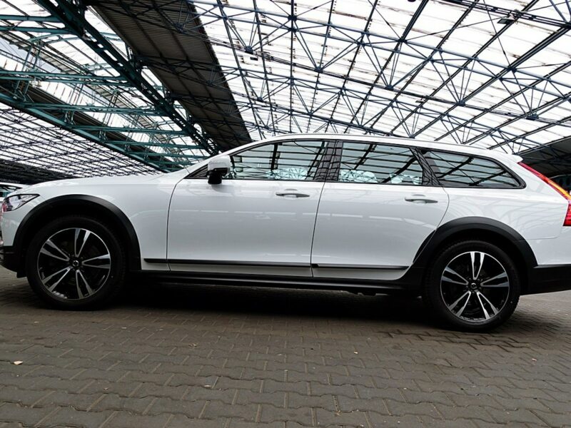 Volvo V90 Cross Country HARMAN/kardon MASAŻE 3Lata GWAR I-wł Kraj Bezwypad D5 235KM 4x4 FV23%