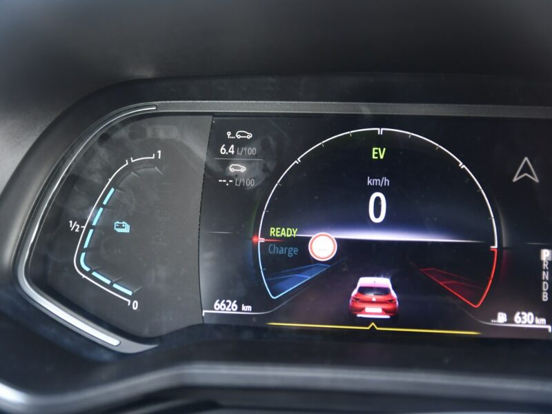 Renault Clio 1,6Hybryda/Benz Automat,Ayst. Pasa Ruchu.Kam Cof.( 140km ) OKAZJA V (2019-)