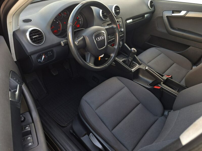 Audi A3 * 1.6MPi* BDB STAN* KLiMAtronik* podgrzew. fotele* LiFTiNG 8P (2003-2012)