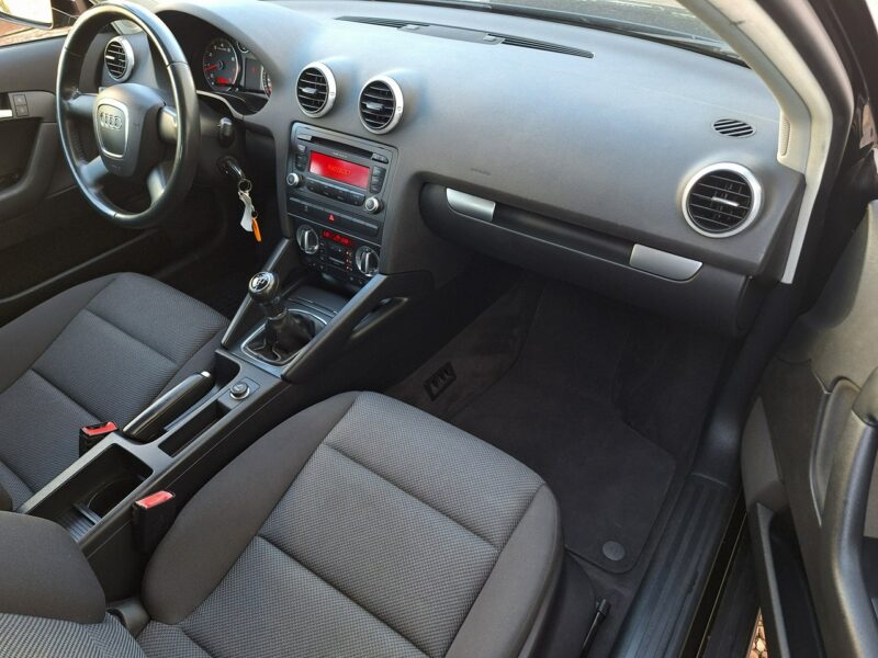 Audi A3 * 1.6MPi* BDB STAN* KLiMAtronik* podgrzew. fotele* LiFTiNG 8P (2003-2012)