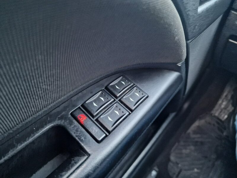Ford Mondeo 1.8 Benzyna 130 KM, Grzane Fotele, Klimatyzacja Automatyczna, 2x Koła Mk3 (2000-2006)