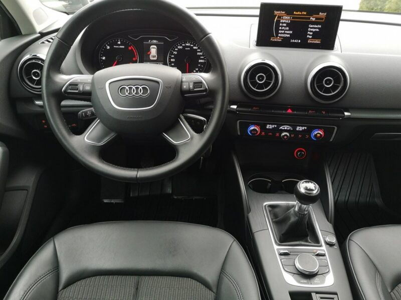 Audi A3 2.0 TDI 150KM Klimatronic Tempomat Nawi Bixenon Led Alu Serwis 8V (2012-)
