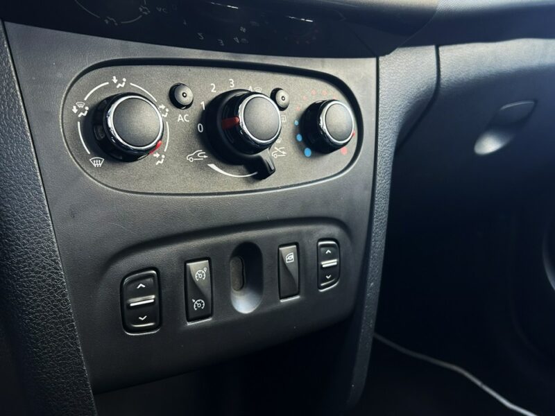 Dacia Sandero Stepway 0.9 90KM Sys. Nawigacji Klima 4x el. szyby II (2012-2020)