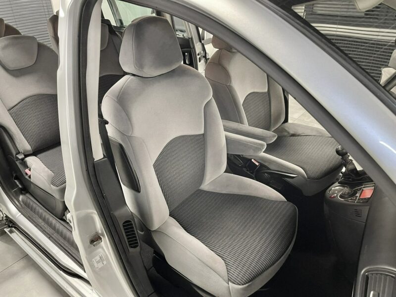 Citroen C8 2.0 HDI 136KM*Face Lift*EXCLUSIVE*Spryskiwacze*Kapitan*8 os*Z NIEMIEC