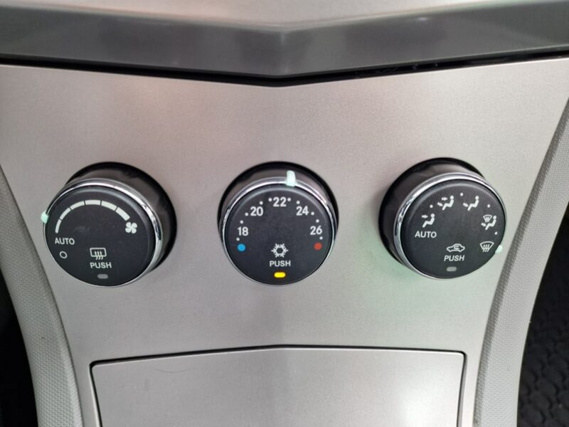 Chrysler Sebring 2.0 Benzyna 156 KM, Tempomat, Klimatyzacja, Grzane Fotele, Alufelgi III