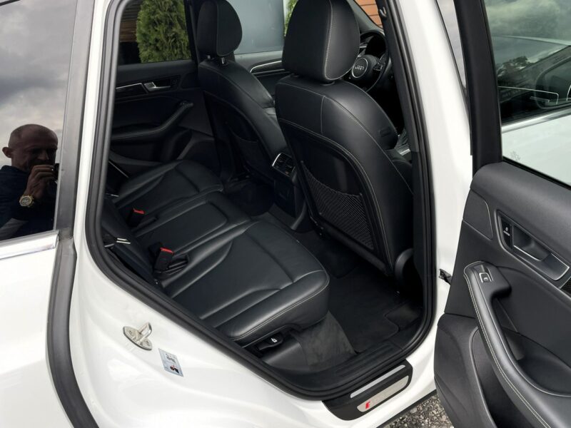 Audi SQ5 Panorama dach, Skórzana tapicerka, Podgrzewane fotele, Światła LED 8R (2013-)