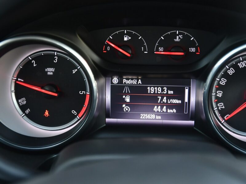 Opel Insignia 1,6d DUDKI11 Navi,Klimatr 2 str.Asystent Pasa Ruchu,Full-Matrix,OKAZJA B (2017-)