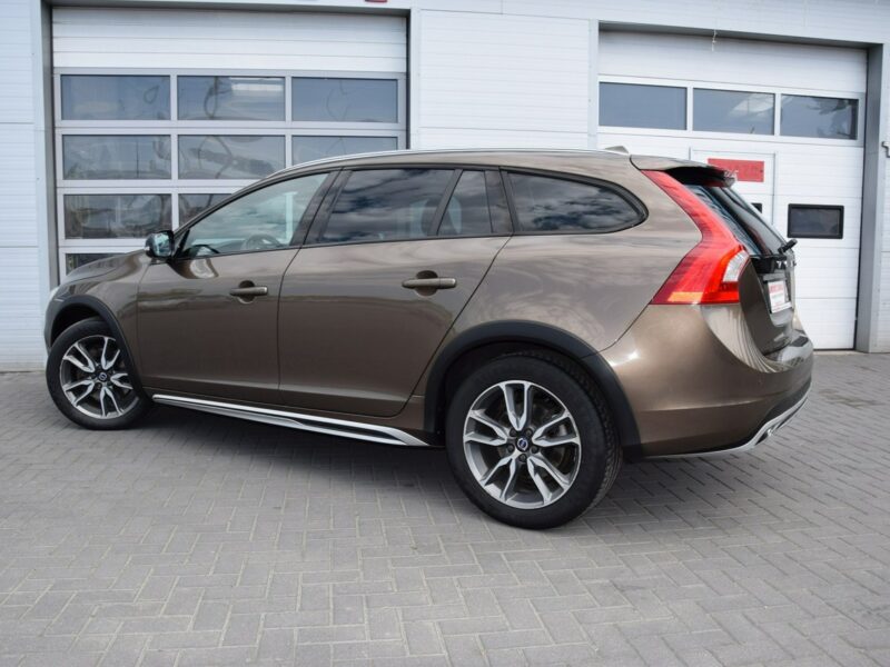 Volvo V60 Cross Country 2.0 D3 Summum 100% bezwypadkowy Serwis LED Skóra Navi EURO-5 Zamiana
