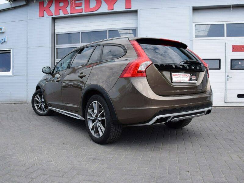Volvo V60 Cross Country 2.0 D3 Summum 100% bezwypadkowy Serwis LED Skóra Navi EURO-5 Zamiana