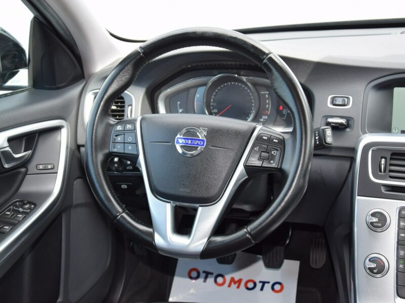 Volvo V60 Cross Country 2.0 D3 Summum 100% bezwypadkowy Serwis LED Skóra Navi EURO-5 Zamiana