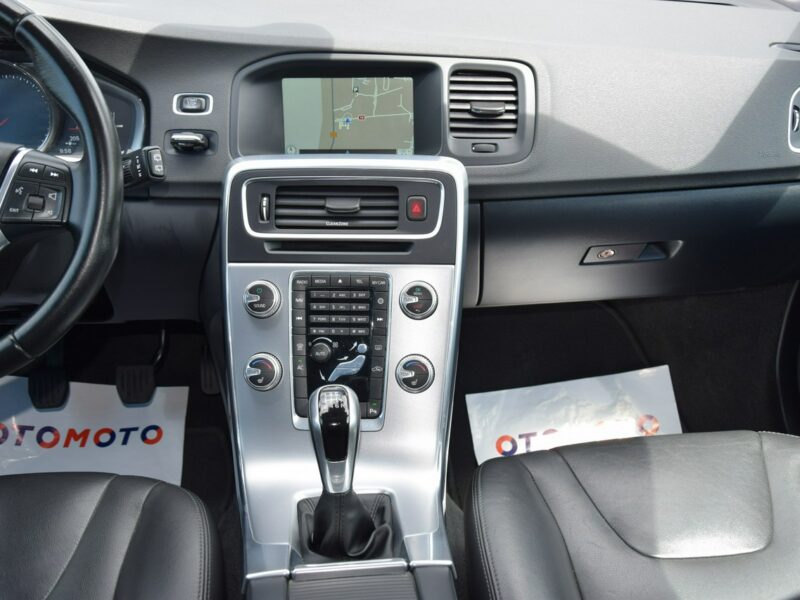 Volvo V60 Cross Country 2.0 D3 Summum 100% bezwypadkowy Serwis LED Skóra Navi EURO-5 Zamiana