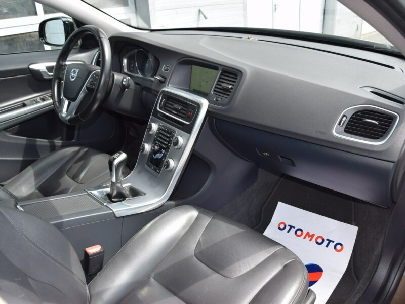Volvo V60 Cross Country 2.0 D3 Summum 100% bezwypadkowy Serwis LED Skóra Navi EURO-5 Zamiana