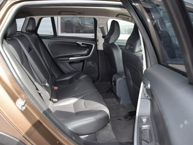 Volvo V60 Cross Country 2.0 D3 Summum 100% bezwypadkowy Serwis LED Skóra Navi EURO-5 Zamiana