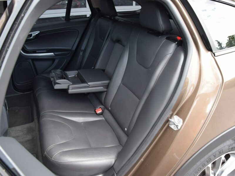Volvo V60 Cross Country 2.0 D3 Summum 100% bezwypadkowy Serwis LED Skóra Navi EURO-5 Zamiana