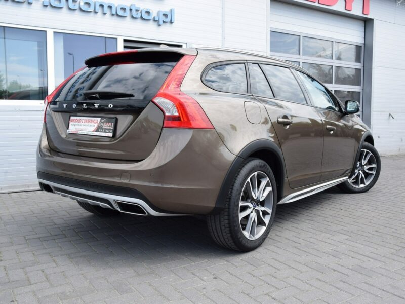 Volvo V60 Cross Country 2.0 D3 Summum 100% bezwypadkowy Serwis LED Skóra Navi EURO-5 Zamiana
