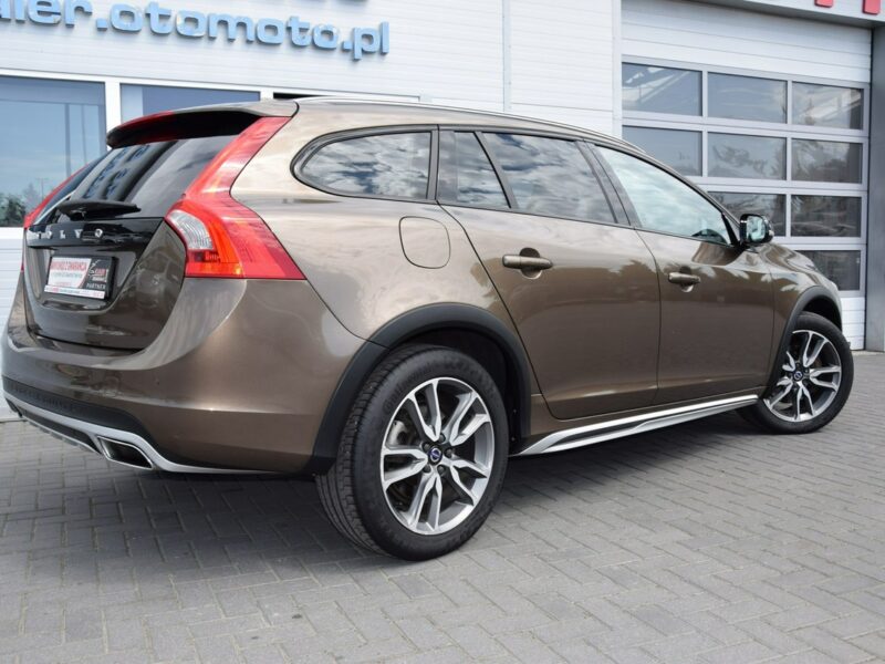 Volvo V60 Cross Country 2.0 D3 Summum 100% bezwypadkowy Serwis LED Skóra Navi EURO-5 Zamiana