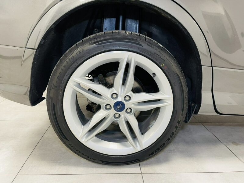 Ford Kuga 2.0 180KM INDIVIDUAL*4x4*Klimatronic*Duża Navi*SONY Audio*Panorama*FUL II (2012-)