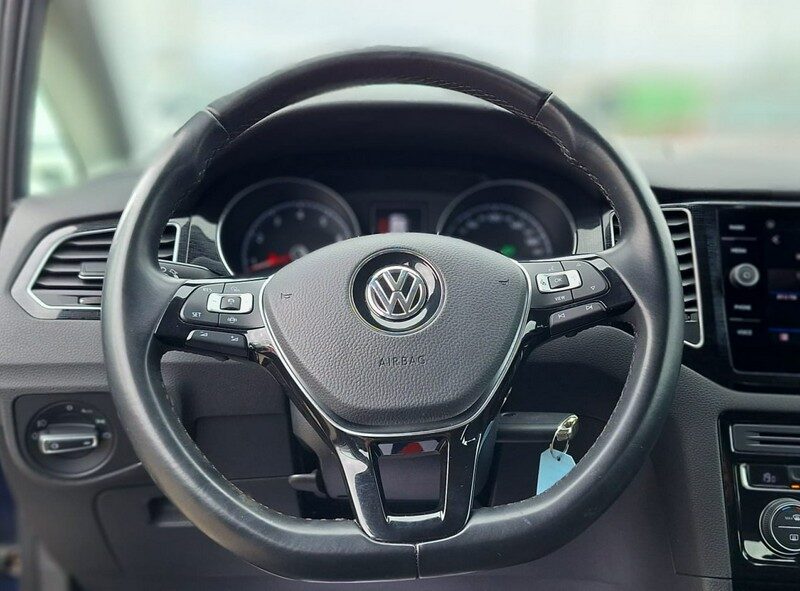 Volkswagen Golf Sportsvan automat LEDY xsenon highline masaz radar navi I (2014-)