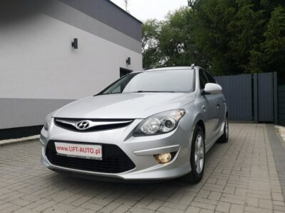 Hyundai i30 1.6CRDI 90KM Klimatronic Kamera Alu 15" Isofix Serwis I (2002-2013)