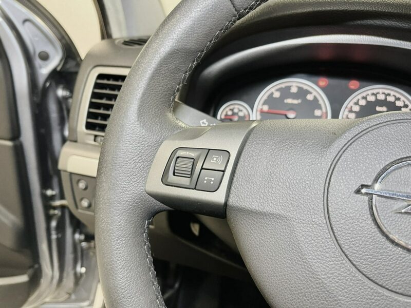 Opel Vectra 1.9 CDTi 100PS*COSMO PLUS Innovation*Navi*Skóry*Idealny Z Niemiec C (2002-2008)
