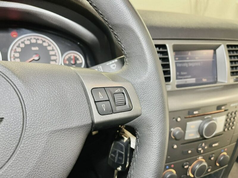 Opel Vectra 1.9 CDTi 100PS*COSMO PLUS Innovation*Navi*Skóry*Idealny Z Niemiec C (2002-2008)