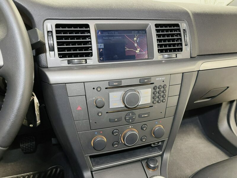Opel Vectra 1.9 CDTi 100PS*COSMO PLUS Innovation*Navi*Skóry*Idealny Z Niemiec C (2002-2008)